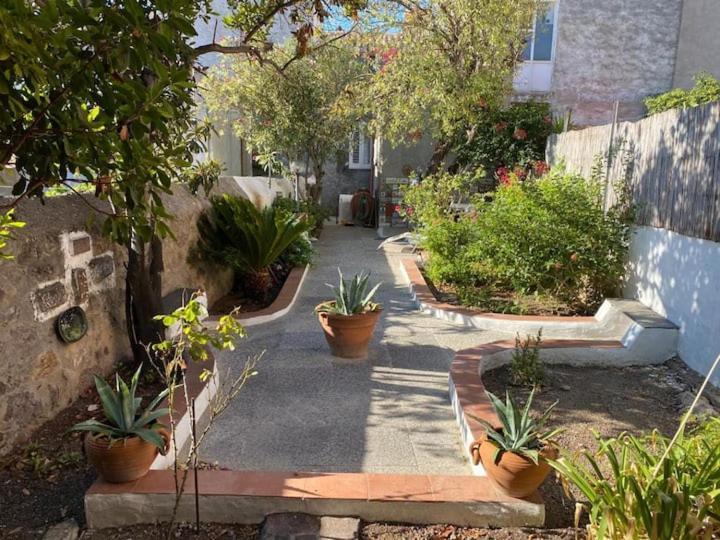 Gh Al Fortino Bilocale Con Giardino Carloforte (Isola di San Pietro)